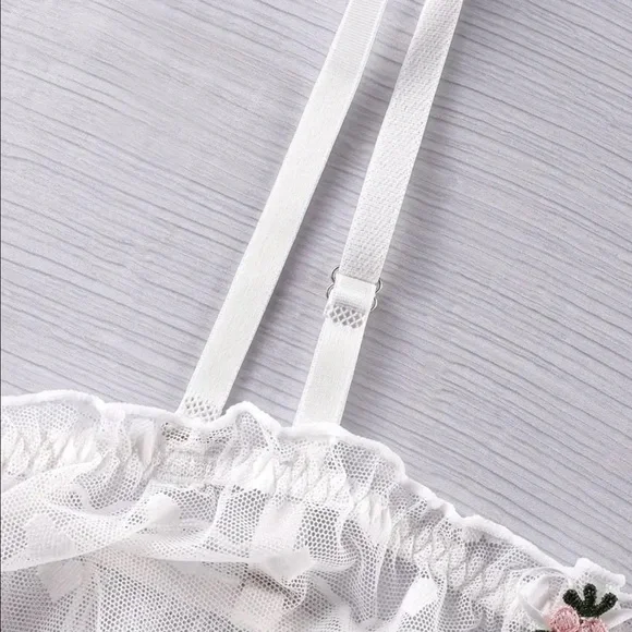 Elegant Sheer Hearts Lingerie Set - Picture 5 of 8